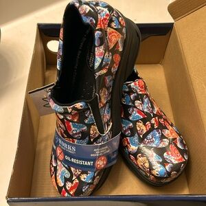 New!!!! Easy Works by Easy Street 
Size 8
Slip Resistant/Oil Resistant